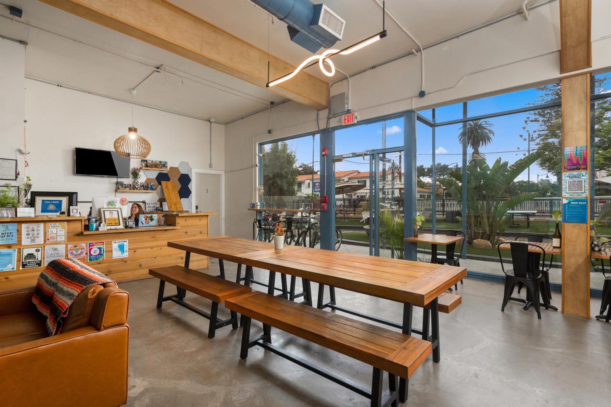 Ith Santa Barbara Beach Hostel Екстериор снимка